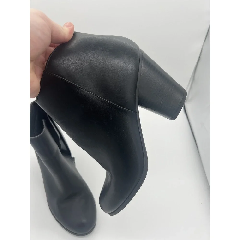 Charlotte Russe Women's‎ Black Ankle Boots Block Heel Side Zip Booties Size 9